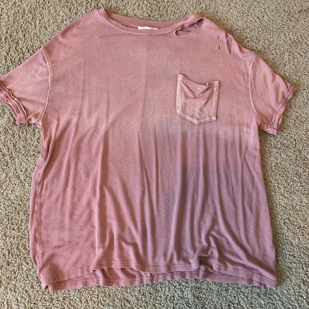 Distressed pocket tee!